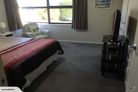 Photo of property in 11 Geneva Terrace, Kelvin Grove, Palmerston North, 4414