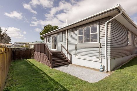 Photo of property in 15 Dunlop Road, Te Puke, 3119