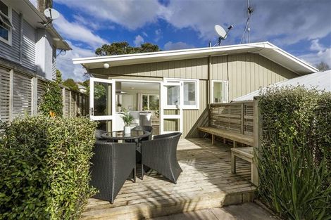 Photo of property in 1/15 Beulah Avenue, Rothesay Bay, Auckland, 0630