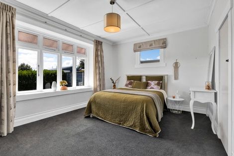 Photo of property in 76 Paynters Avenue, Strandon, New Plymouth, 4312