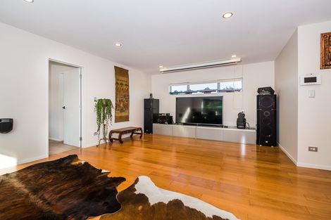 Photo of property in 6a Mchardy Place, Glenfield, Auckland, 0627