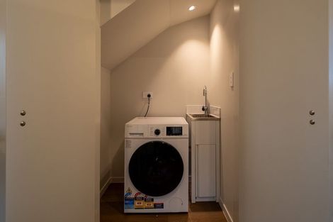 Photo of property in 28 Earlsworth Road, Mangere East, Auckland, 2024