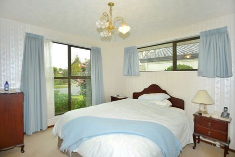 Photo of property in 42 Karnak Crescent, Russley, Christchurch, 8042