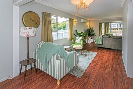 Photo of property in 35 Victoria Street, Coromandel, 3506