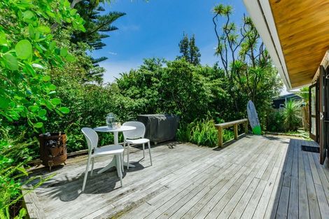 Photo of property in 36 William Street, Waikanae Beach, Waikanae, 5036
