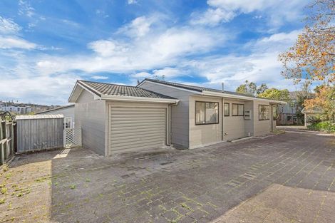Photo of property in 2/21 College Road, Northcote, Auckland, 0627