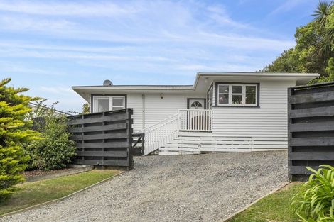 Photo of property in 76 Grays Road, Camborne, Porirua, 5026