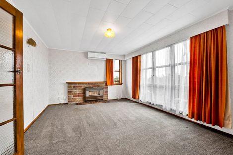 Photo of property in 79 Omata Road, Marfell, New Plymouth, 4310