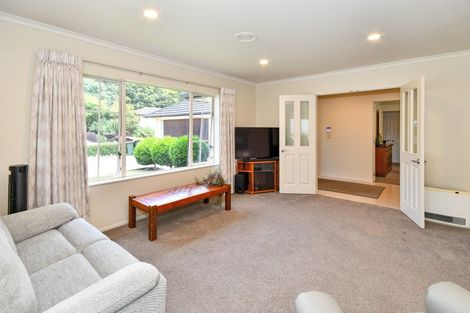 Photo of property in 5 Nita Place, The Gardens, Auckland, 2105