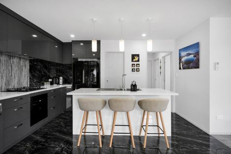 Photo of property in 3 Frederick Place, Whalers Gate, New Plymouth, 4310