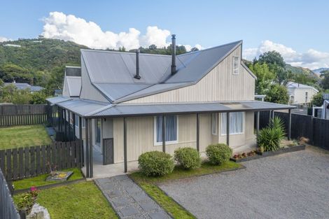 Photo of property in 12 Kew Grove, Raumati Beach, Paraparaumu, 5032