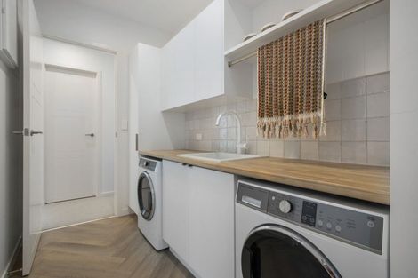 Photo of property in 2 Goldstone Place, Omokoroa, 3114