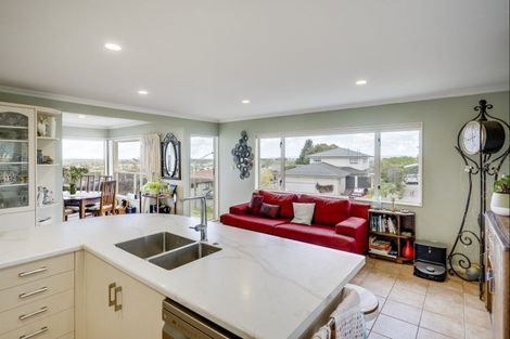 Photo of property in 76a Churchill Drive, Taradale, Napier, 4112