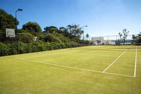 Photo of property in 9 The Knoll, Greenhithe, Auckland, 0632