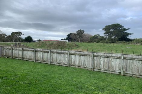 Photo of property in 1 Frood Street, Bulls, 4818