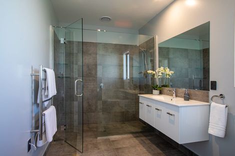 Photo of property in 22 Atutahi Lane, Papamoa, 3118