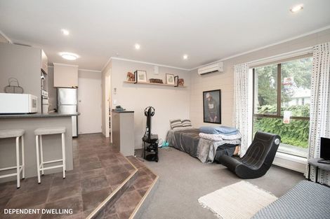 Photo of property in 15 Raglan Avenue, Cloverlea, Palmerston North, 4412