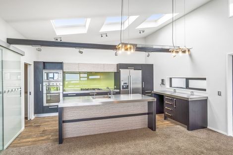 Photo of property in 7 Law Lane, Mount Pleasant, Christchurch, 8081