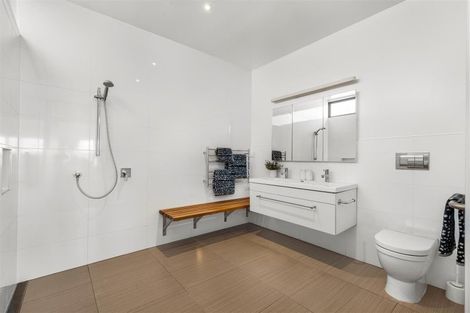 Photo of property in 58 Seacliffe Avenue, Belmont, Auckland, 0622