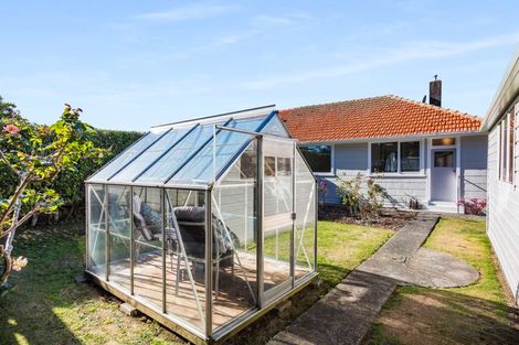 Photo of property in 96 Main Road, Titahi Bay, Porirua, 5022