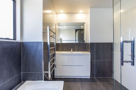 Photo of property in 7 Flaunty Place, West Harbour, Auckland, 0618