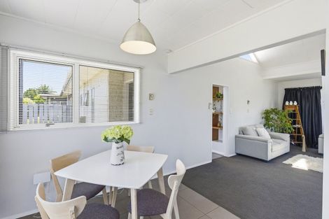 Photo of property in 2 Cypress Grove, Paraparaumu, 5032