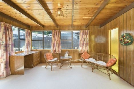 Photo of property in 19 Pankhurst Place, Sunnyvale, Auckland, 0612