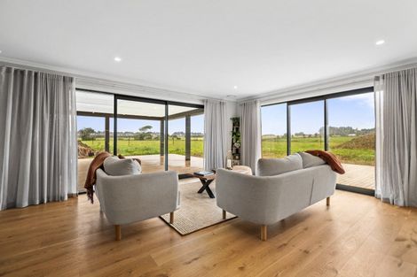 Photo of property in 61 Tennants Road, Bulls, 4894