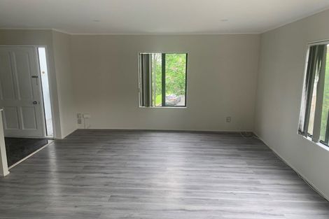 Photo of property in 10 Astelia Place, Goodwood Heights, Auckland, 2105