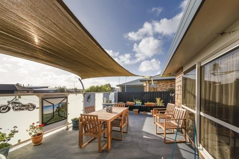 Photo of property in 44 Peter Hall Drive, Kelvin Grove, Palmerston North, 4414