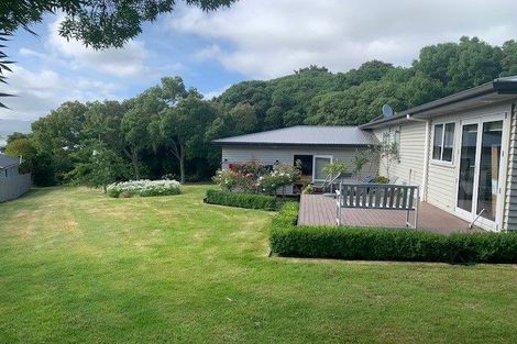 Photo of property in 35 Motukaraka Point, Pauatahanui, Porirua, 5381