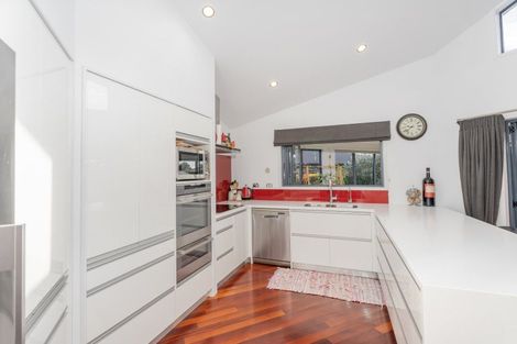 Photo of property in 18 Ringwood Place, Whitianga, 3510