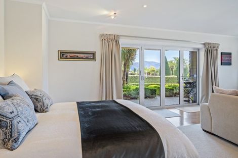 Photo of property in 33 Sargood Drive, Wanaka, 9305