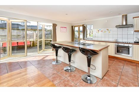 Photo of property in 14 Nicholas Gibbons Drive, Clendon Park, Auckland, 2103