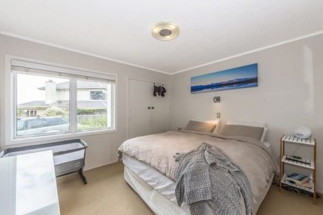 Photo of property in 2/42 Beach Road, Castor Bay, Auckland, 0620