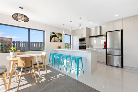 Photo of property in 24 Marion Crescent, Papamoa Beach, Papamoa, 3118