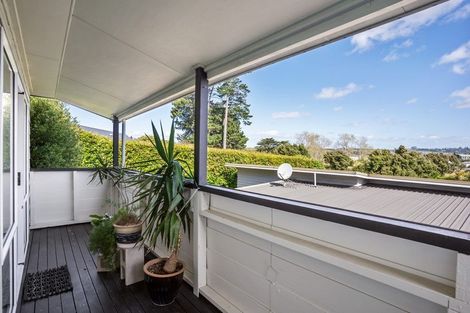 Photo of property in 14 Seaglen Place, Botany Downs, Auckland, 2010