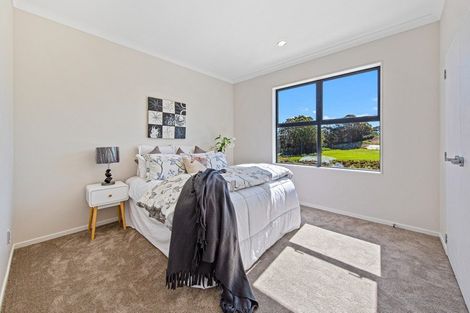 Photo of property in 28 Celestial Crescent, Orewa, 0931