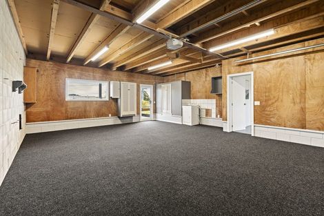 Photo of property in 27 Roy Terrace, Moturoa, New Plymouth, 4310