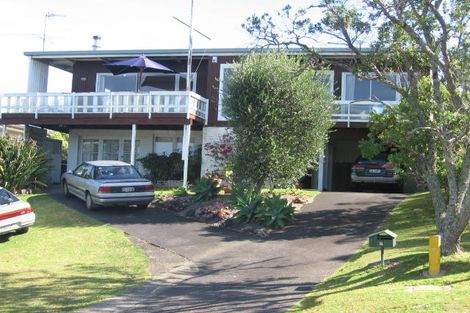 Photo of property in 17 Greendale Spur, Glenfield, Auckland, 0629