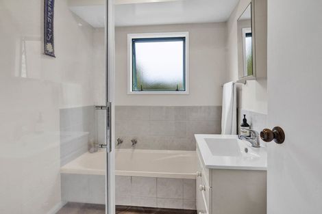 Photo of property in 116 Clifford Road, Eltham, 4322