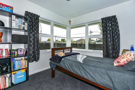 Photo of property in 1 Brookby Crescent, Avonhead, Christchurch, 8042