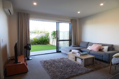 Photo of property in 27 Carder Court, Hobsonville, Auckland, 0618