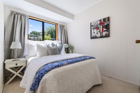 Photo of property in 2/13 Parramatta Place, Botany Downs, Auckland, 2010