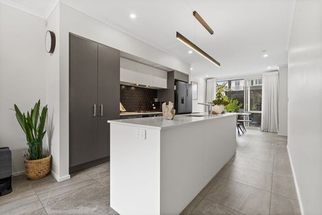 Photo of property in 18 Taitonga Lane, Stanmore Bay, Whangaparaoa, 0932
