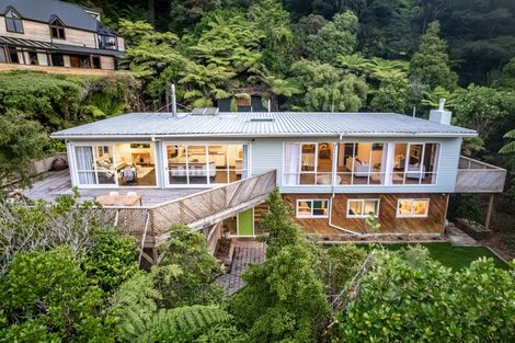 Photo of property in 12 Whiorau Grove, Lowry Bay, Lower Hutt, 5013