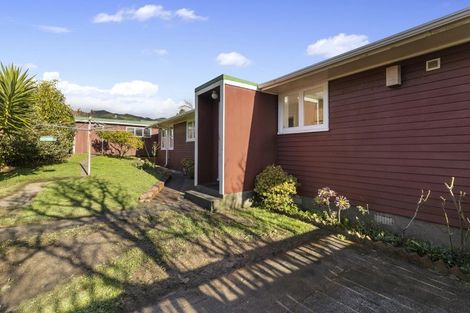 Photo of property in 22 Tanekaha Street, Stokes Valley, Lower Hutt, 5019