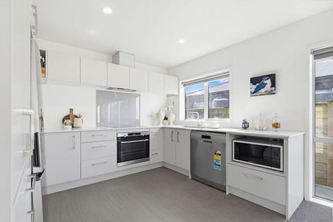 Photo of property in 16 Domain Street, Waiuku, 2123