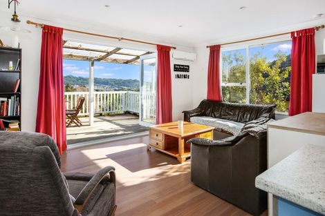 Photo of property in 34 Sievers Grove, Cannons Creek, Porirua, 5024