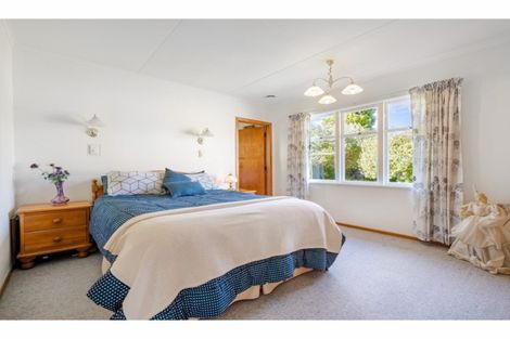 Photo of property in 16 Tomo Street, New Lynn, Auckland, 0600